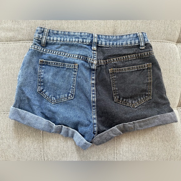 Denim shorts - Picture 2 of 3